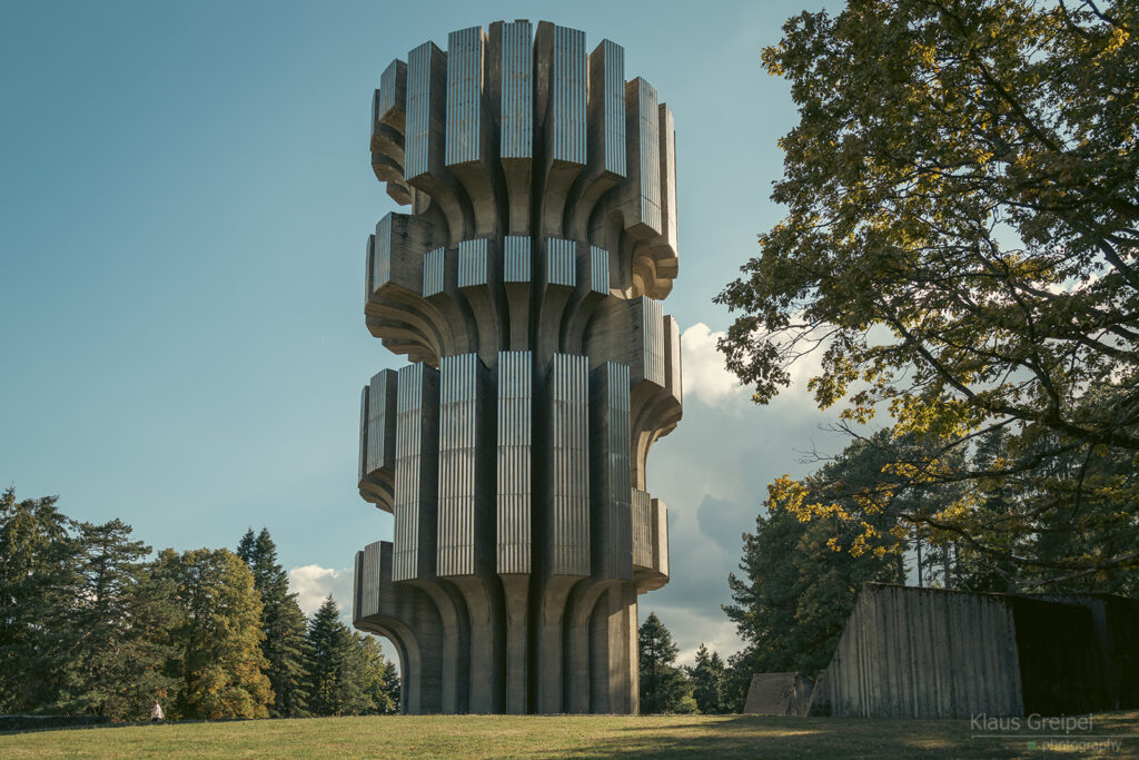 Spomenik Revoluciji Kozara